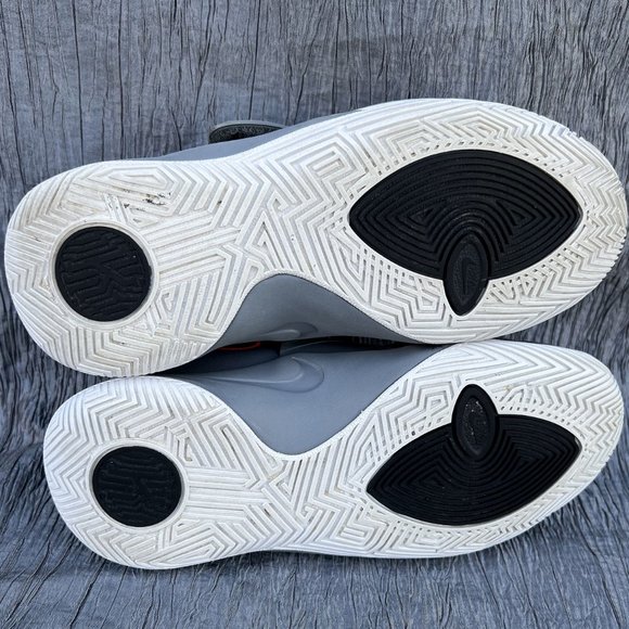 Nike Kyrie Flytrap 3 BQ5620-004 boy's basketball shoes US 5Y - Picture 8 of 8
